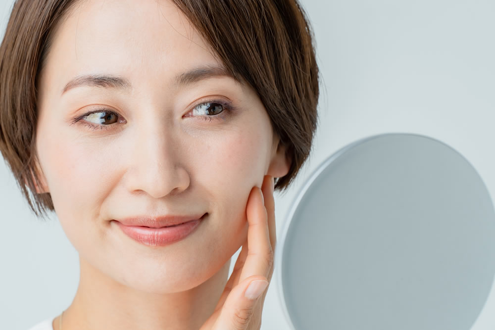 肌が綺麗な女性
